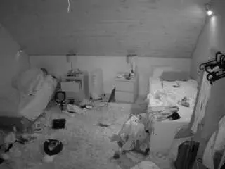 Camsoda Best Webcam of voyeurcam-julmodels-whitebed-3
