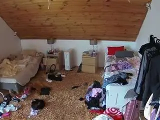 Camsoda Adult Webcams of voyeurcam-julmodels-whitebed-3