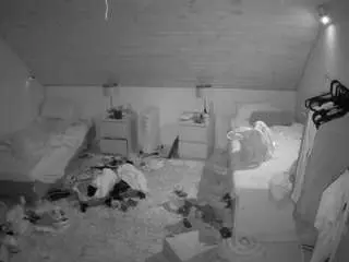 Camsoda Best Webcam of voyeurcam-julmodels-whitebed-3