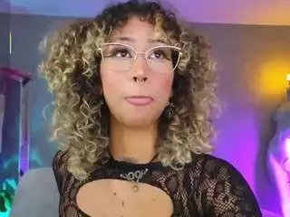 Camsoda Sex Chat of elissecinnamon