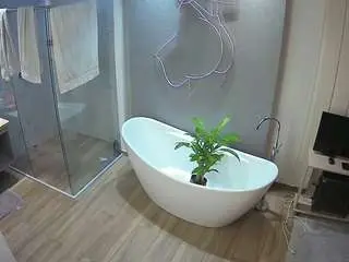 Camsoda Nude Webcam of voyeurcam-casa-salsa-bathroom-5