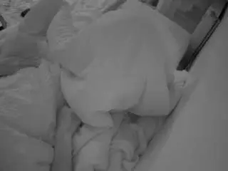 Camsoda Live Sex Cam of voyeurcam-julmodels-whitebed-4