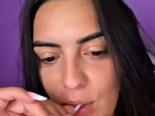 Camsoda Nude Webcam of britneyquenn18