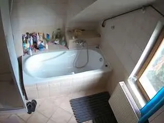 Camsoda Free Live Porn of voyeurcam-julmodels-bath-2nd-1