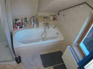 Camsoda Live Sex of voyeurcam-julmodels-bath-2nd-1