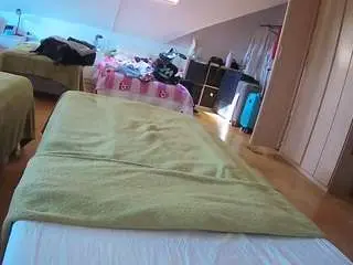 Camsoda Best Webcam of voyeurcam-julmodels-bed-1