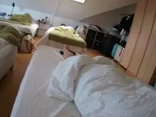 Camsoda Private Sex Chat of voyeurcam-julmodels-bed-1