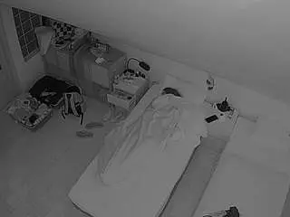 Camsoda Sex Chat of voyeurcam-julmodels-bed-7