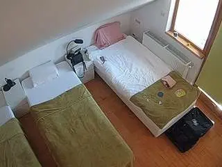 Camsoda Adult Webcams of voyeurcam-julmodels-bed-7