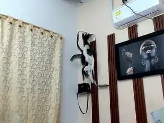 Camsoda Live Sex of skinnykalitzo18
