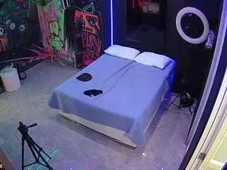 Camsoda Free Live Porn of voyeurcam-casa-salsa-disturbed