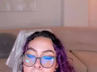 Camsoda Free Porn Cam of loiseharper