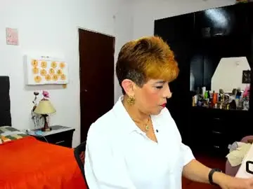 Chaturbate Nude Webcam of angelina_stone_65