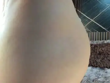 Chaturbate Live Sex Cam of holly_22