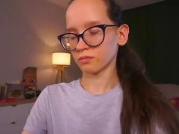 Chaturbate Live Sex Cam of lynettebails