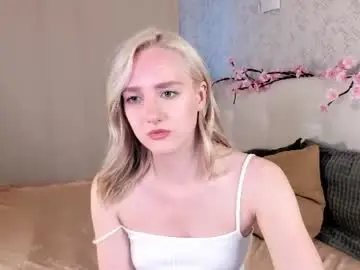 Chaturbate Live Sex Cam of chloedeccker