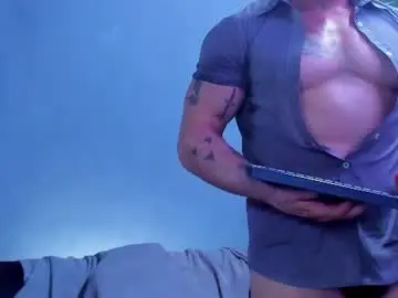 Chaturbate Live Sex Cam of dennis_cox_