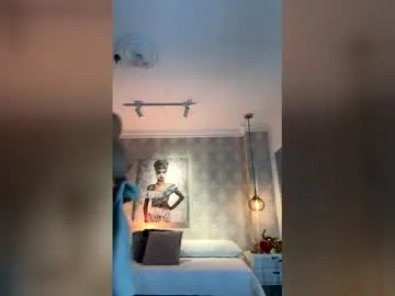 Chaturbate Live Sex Cam of serena___