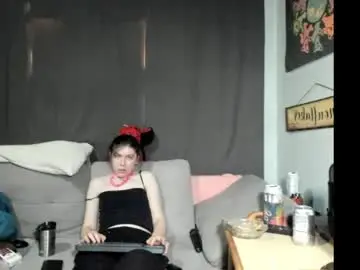 Chaturbate Live Sex Cam of roxihazeleyes