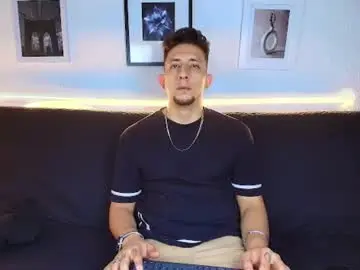Chaturbate Best live sex cam show of maykol_victoria