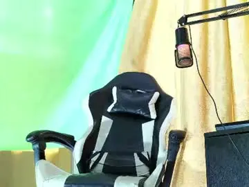 Chaturbate Live Sex of aronmiller404
