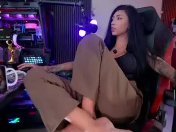Chaturbate Free Porn Cam of evelyne92