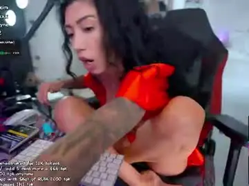 Chaturbate Live Sex of evelyne92