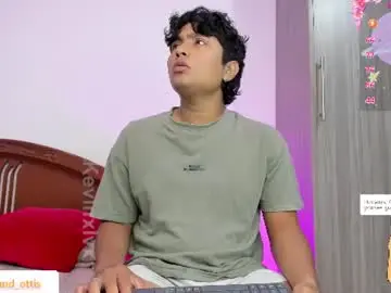 Chaturbate Free Porn Cam of kevinxlvx