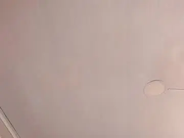 Chaturbate Nude Webcam of mia_kisses2