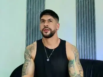Chaturbate Adult Webcams of petesevans_1