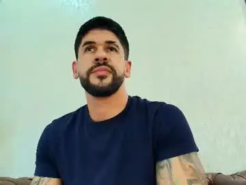 Chaturbate Adult Webcams of petesevans_1