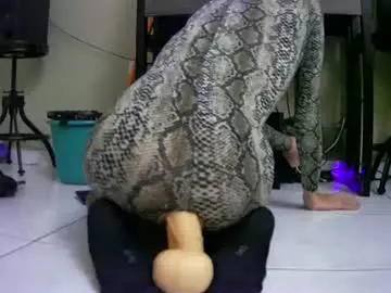 Chaturbate Live Sex Cam of lisasssonly
