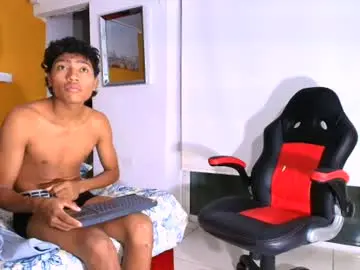 Chaturbate Free Live Porn of dantee_white18