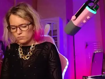 Chaturbate Private Sex Chat of findom_lady_shine