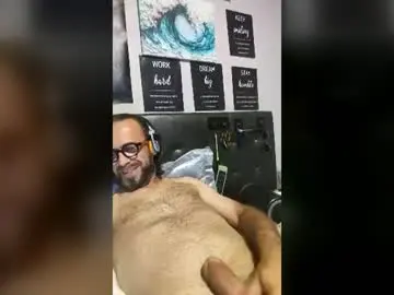 Chaturbate Live Sex Cam of pedrocoelhopio