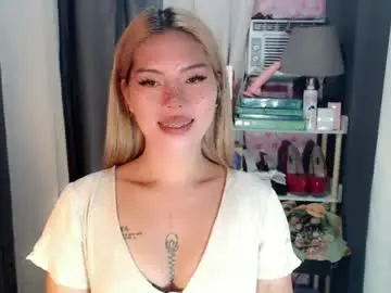 Chaturbate Live Sex Cam of andrea06121998