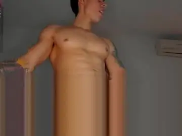 Chaturbate Live Porn of aaronmagnum