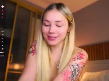 Chaturbate Live Sex Cam of cinacandy
