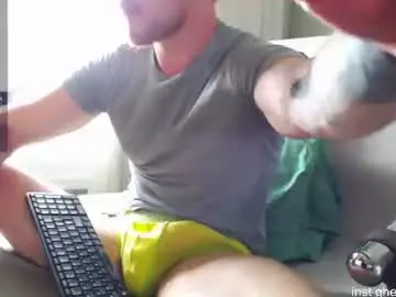 Chaturbate Live Sex Cam of chris_boy37