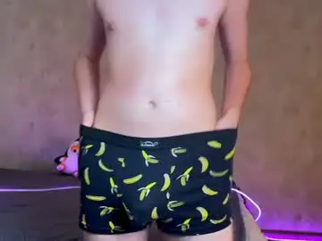 Chaturbate Best live sex cam show of zombde32