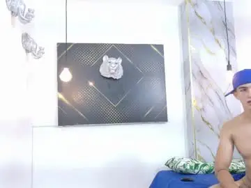 Chaturbate Free Porn Cam of goldendesirex_