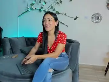 Chaturbate Live Sex Cam of mia_davis__