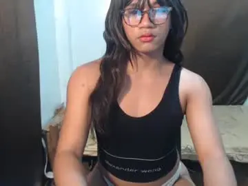 Chaturbate Free Porn Cam of naughtyhot_star19