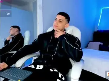 Chaturbate Live Sex Cam of alex_cute77
