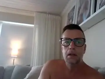 Chaturbate Live Sex Cam of bobberman78