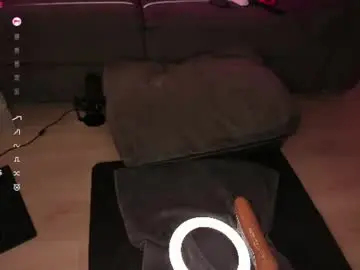 Chaturbate Live Sex of angel_face_devil_mind