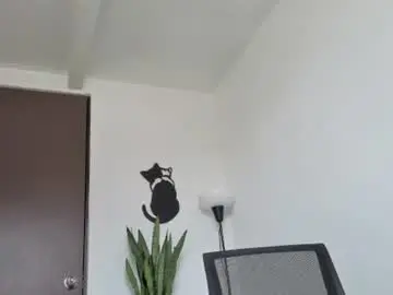 Chaturbate Live Sex Cam of arteemiis