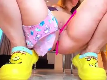 Chaturbate Free Porn Cam of girlsquirts_