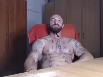 Chaturbate Live Sex Cam of strongivan