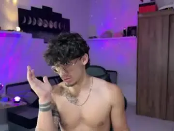 Chaturbate Live Sex Cam of kisan_smith
